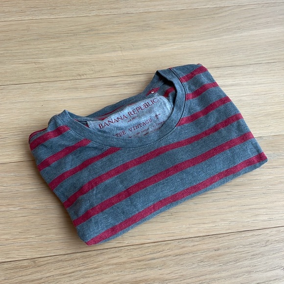 Banana Republic Vintage T-Shirt in Stripes - Picture 3 of 5